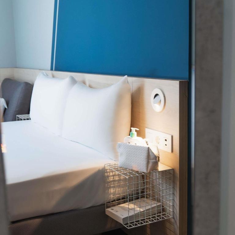 ibis budget Madrid Albasanz - Triple Room with One Double and Sofe Bed - 7