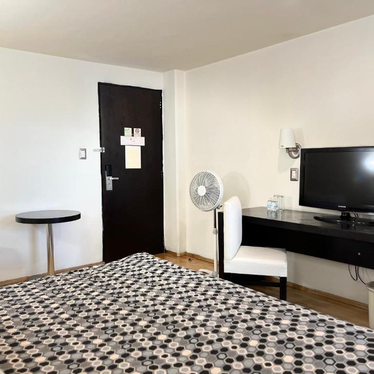 Hotel Granada - Habitación Estándar - Cama extragrande - 5