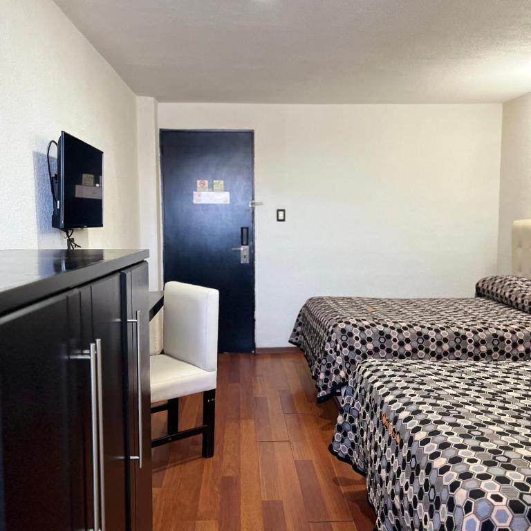 Hotel Granada - Habitación Doble Estándar - 2 camas - 3
