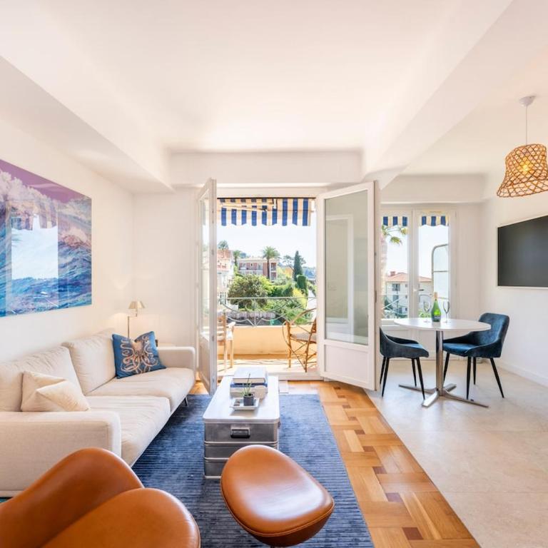 2-Bedroom Apartment with Sea View & AC, - Appartement 2 Chambres - 1