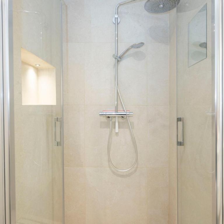 2-Bedroom Apartment with Sea View & AC, - Appartement 2 Chambres - 7