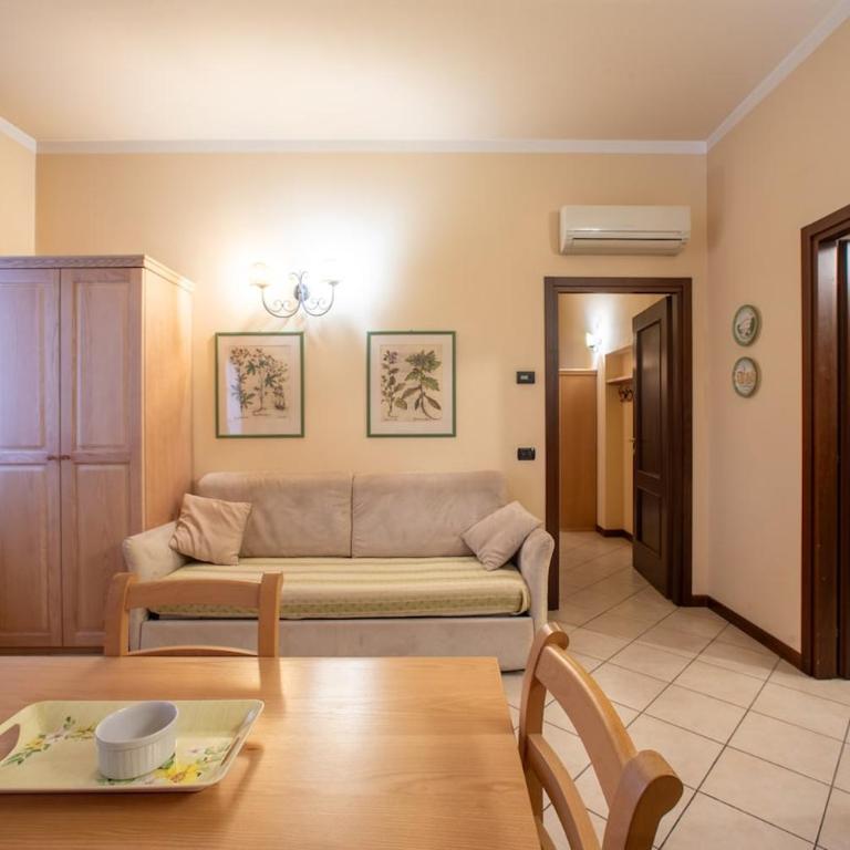 Villa Mainard, Tosca Historic - Three-Bedroom Apartment - 15