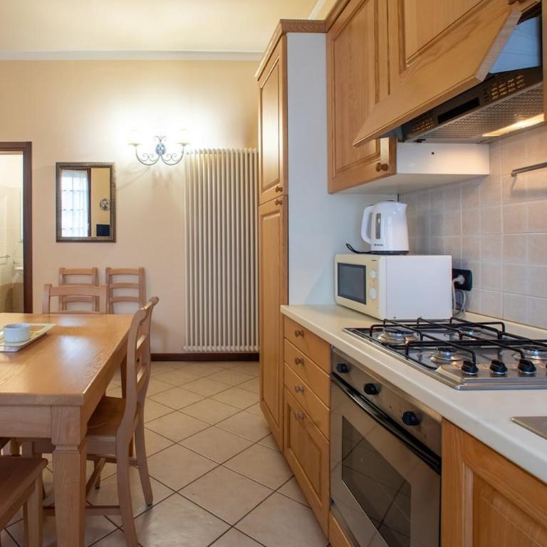Villa Mainard, Tosca Historic - Three-Bedroom Apartment - 21