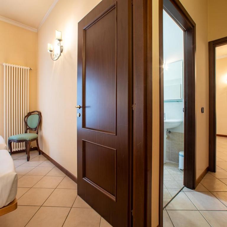 Villa Mainard, Tosca Historic - Three-Bedroom Apartment - 23