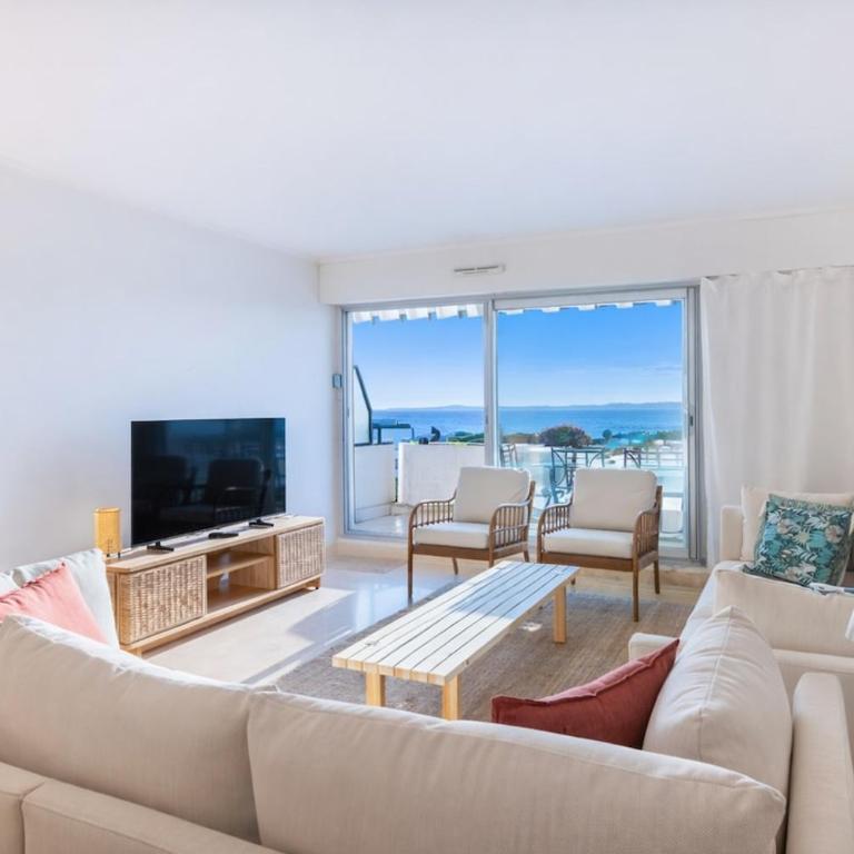2BR Sea View Apartment with Pool & AC - Appartamento con 2 Camere da Letto - 3
