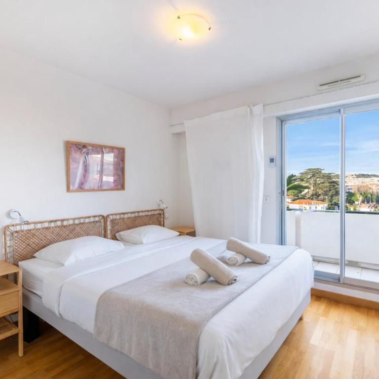 2BR Sea View Apartment with Pool & AC - Appartamento con 2 Camere da Letto - 13