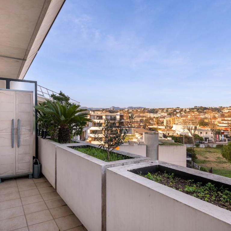 2BR Sea View Apartment with Pool & AC - Appartamento con 2 Camere da Letto - 14