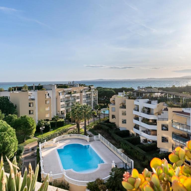 2BR Sea View Apartment with Pool & AC - Appartamento con 2 Camere da Letto - 15