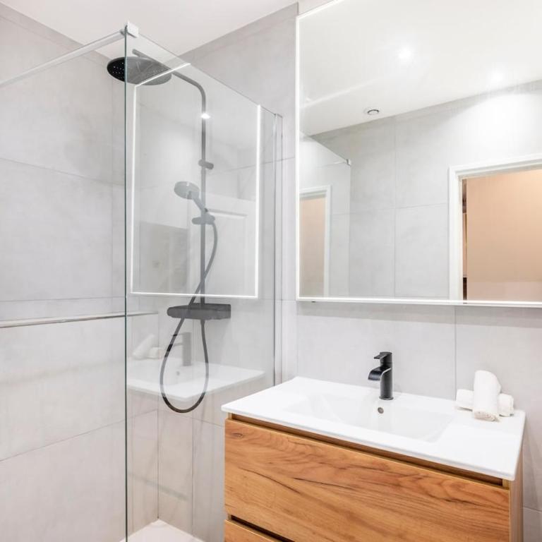 Antibes Townhouse Near Port & Old Town - Appartamento con 2 Camere da Letto - 9