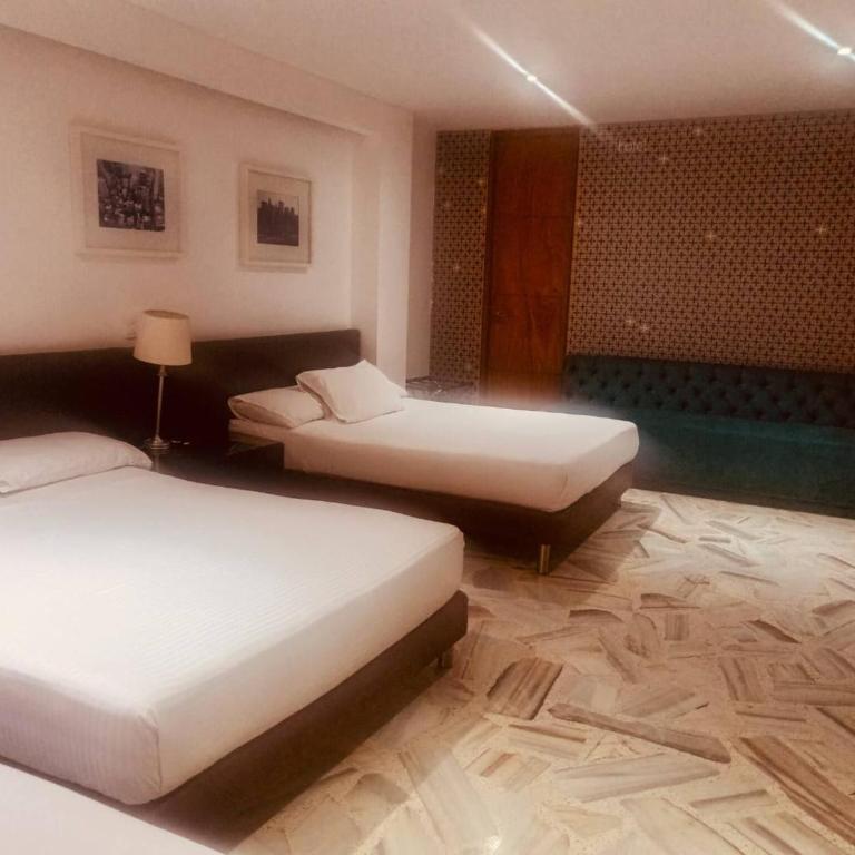 Luxurious Guest Room Rental in Cali with Modern Amenities - Family Room - 9