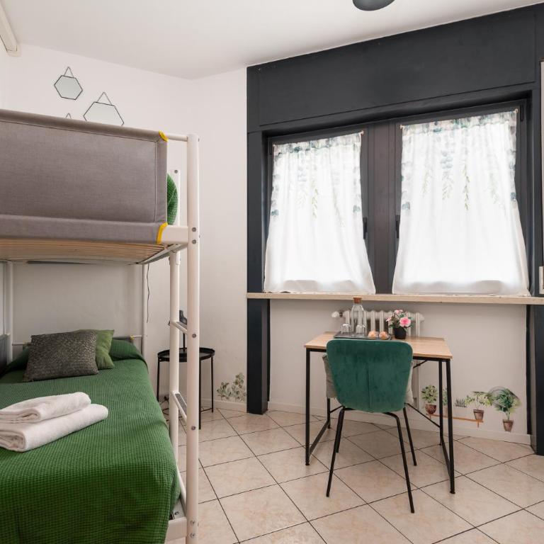 Guesthouse Tree Rooms Industrial - Camera Standard Doppia con Letti Singoli con Bagno in Comune - 2