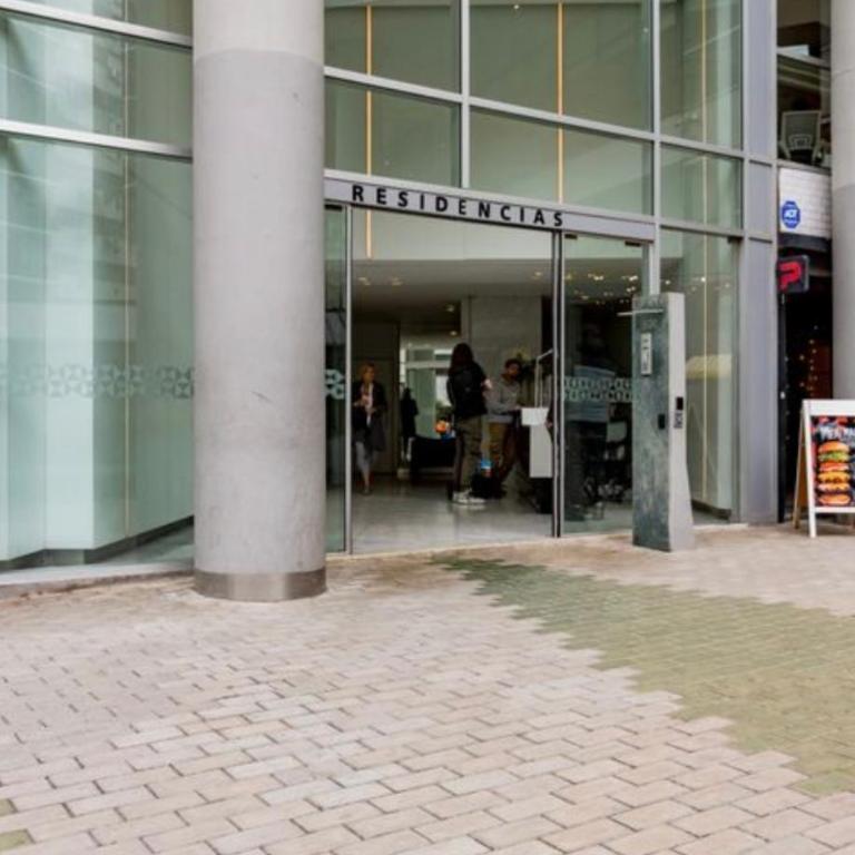 Departamento Premium en la famosa Torre Bellini, en el centro, con piscina, jacuzzi, gimnasio y vista increible a la ciudad de Buenos Aires, capacidad máxima 5 personas - Apartamento de 1 dormitorio - 29