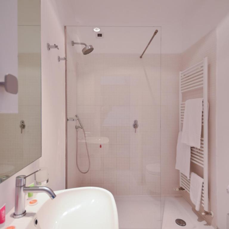 Hotel Mantova Residence - Camera Tripla Standard - 7