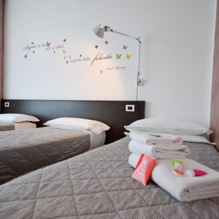 Hotel Mantova Residence - Camera Tripla Standard - 8