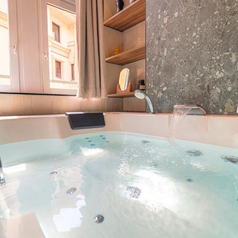 LaBolla, charmant cocon avec spa, cœur de Lyon - Apartment mit 1 Schlafzimmer - 35