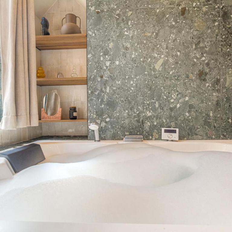 LaBolla, charmant cocon avec spa, cœur de Lyon - Apartment mit 1 Schlafzimmer - 49