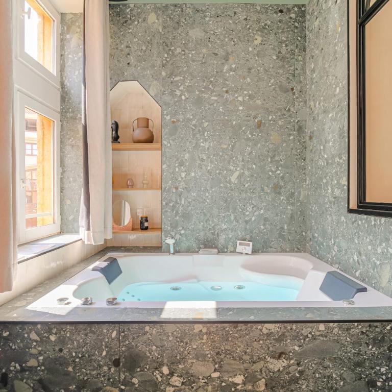 LaBolla, charmant cocon avec spa, cœur de Lyon - Apartment mit 1 Schlafzimmer - 52
