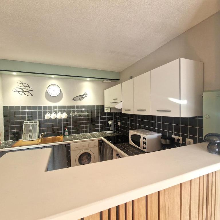 Les 3 Pins - One-Bedroom Apartment - 8
