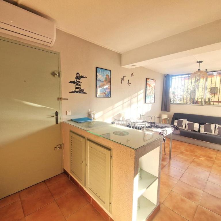 Les 3 Pins - One-Bedroom Apartment - 10