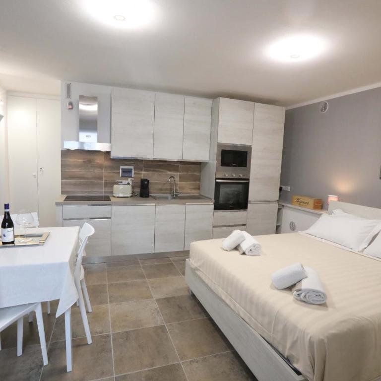 Alba View Apartments with Pool - Monolocale con Vista Piscina - 10
