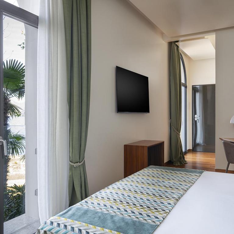 Villa Lario Resort Mandello - Junior Suite with Lake View - Separate building - 5