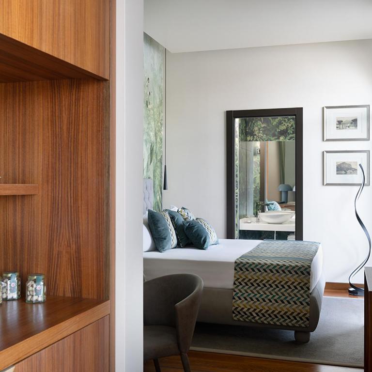 Villa Lario Resort Mandello - Junior Suite with Lake View - Separate building - 6