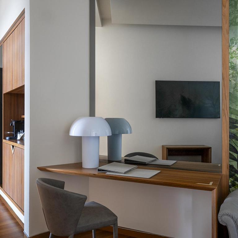 Villa Lario Resort Mandello - Junior Suite with Lake View - Separate building - 8