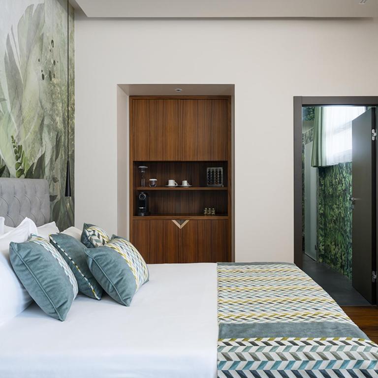 Villa Lario Resort Mandello - Junior Suite with Lake View - Separate building - 7