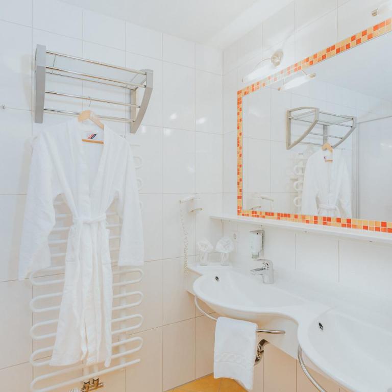 Superior Hotel Schneider Ski-in & Ski-out - Budget Doppelzimmer - 2