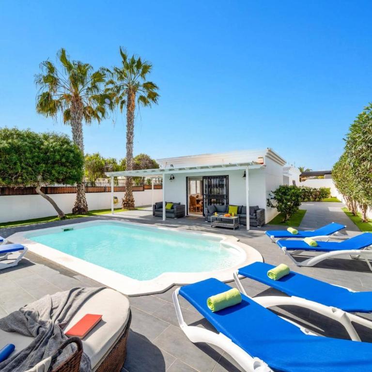 Villa Leona Carmen by Villa Plus - Villa - 9