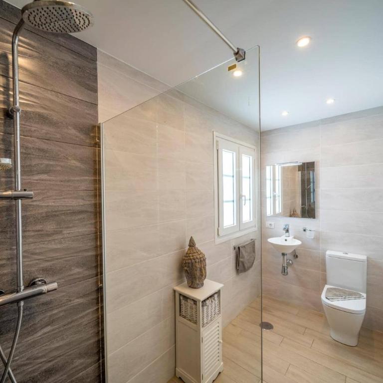 Villa Leona Carmen by Villa Plus - Villa - 14
