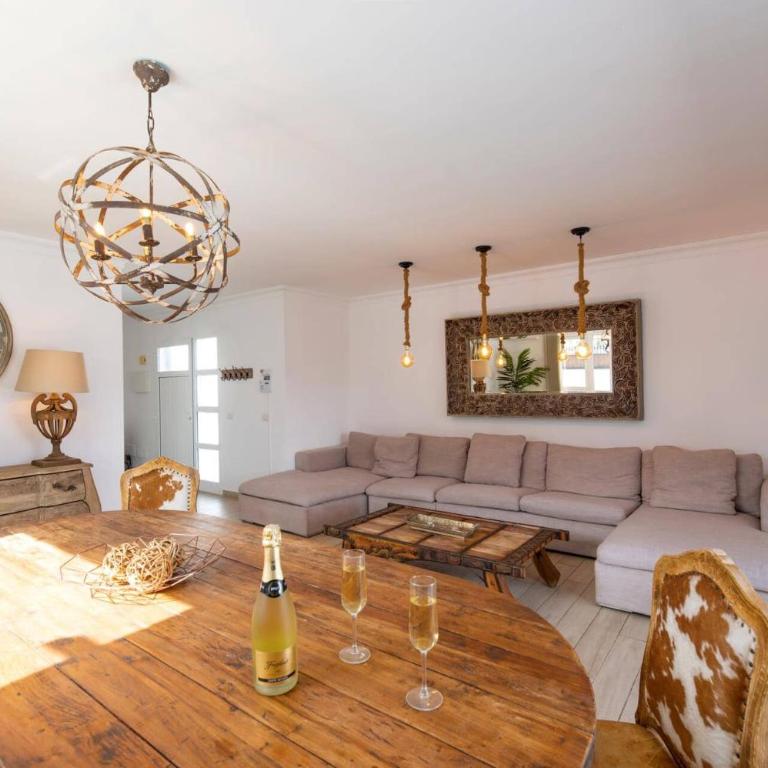 Villa Leona Carmen by Villa Plus - Villa - 5