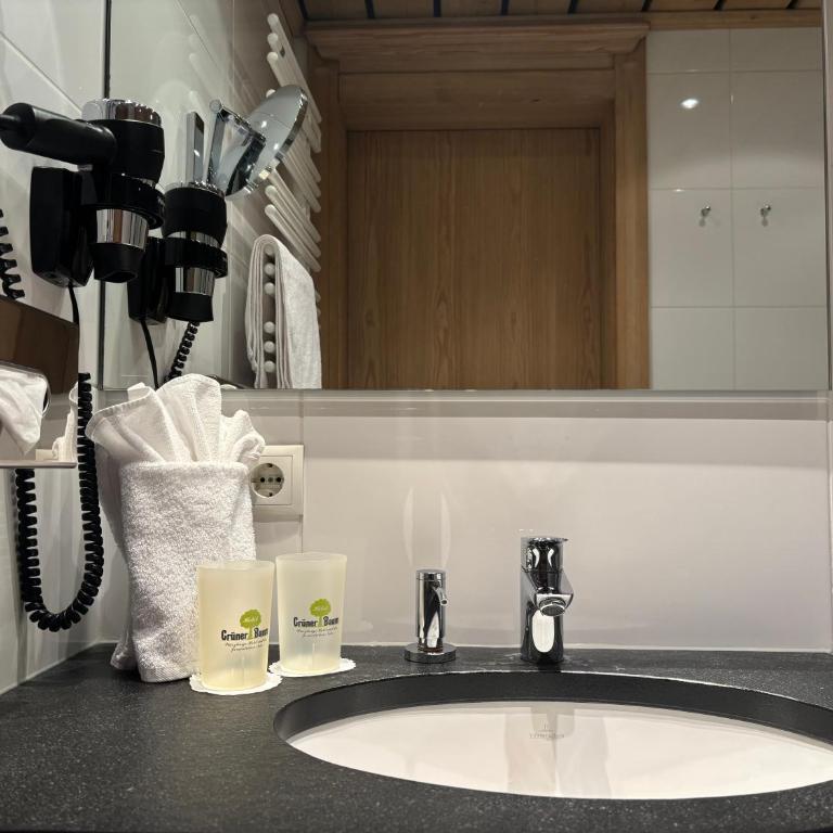 Hotel Grüner Baum - Deluxe Doppelzimmer mit Bad - 2