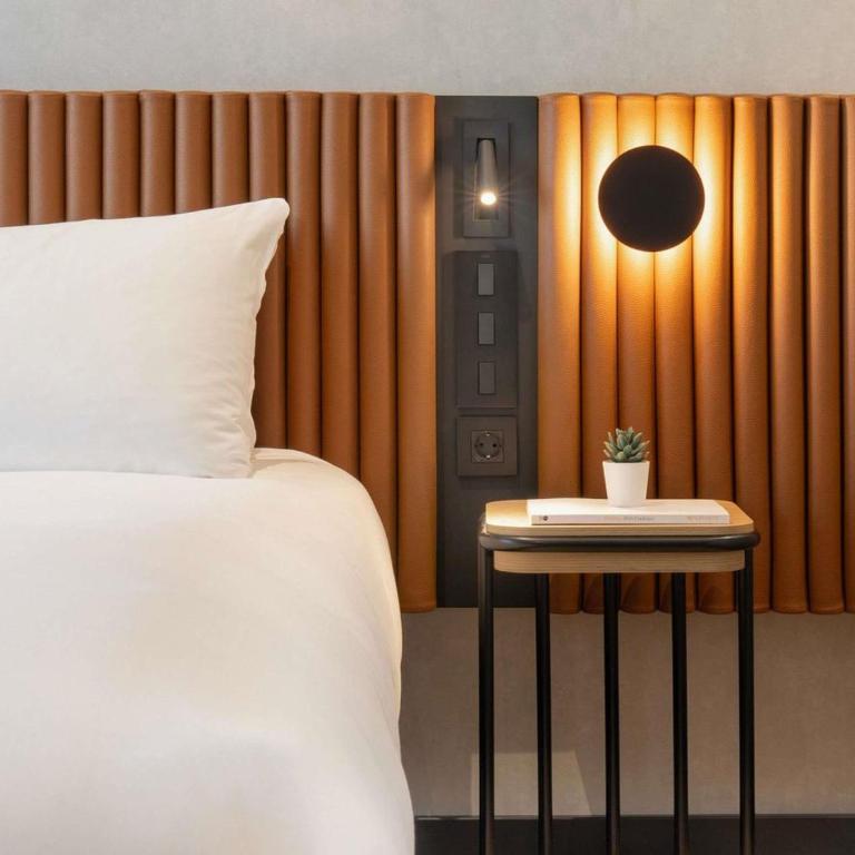 Novotel Campo De Las Naciones - Superior Deluxe room with 1 Queen Bed and Sofa in the Deluxe Building - 3