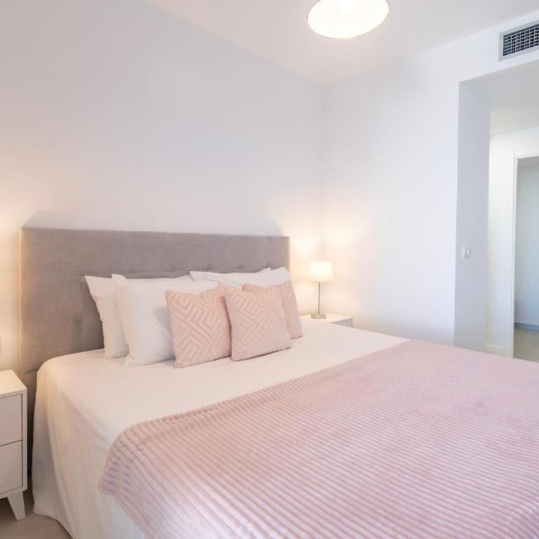 Modern 2 Bedroom Apartment with Panoramic Sea Views - Apartamento - 11