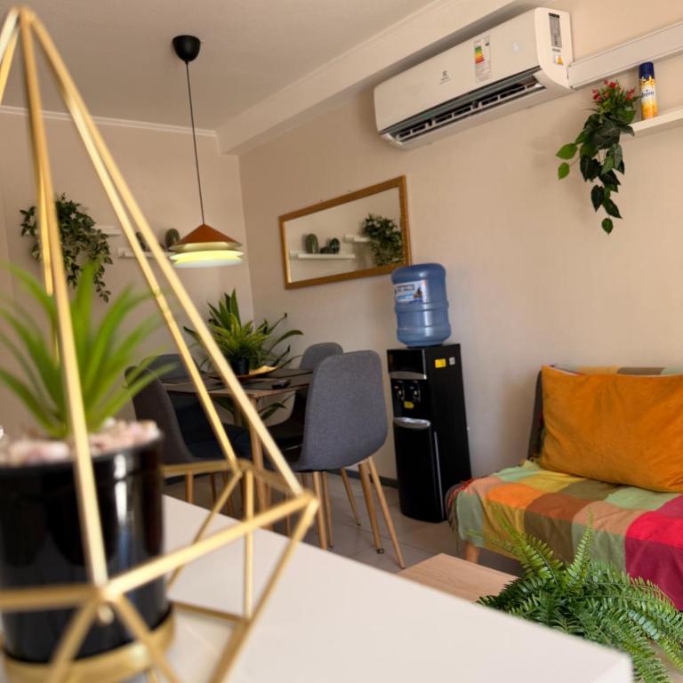 Amplio departamento céntrico 3 habitaciones 1 baño - calefacción AC- parking privado - Apartment - 5