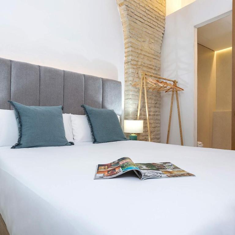 Antonia Luxury Home - Three-Bedroom Apartment - 6