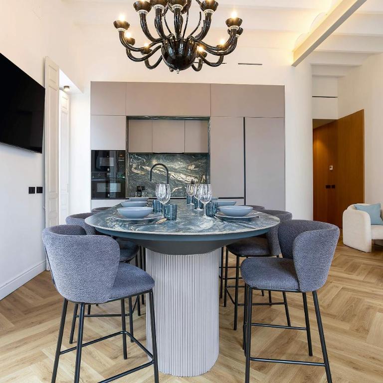 Antonia Luxury Home - Three-Bedroom Apartment - 13