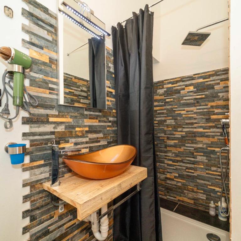Monolocale San Maurizio 63 - One-Bedroom Apartment - 32