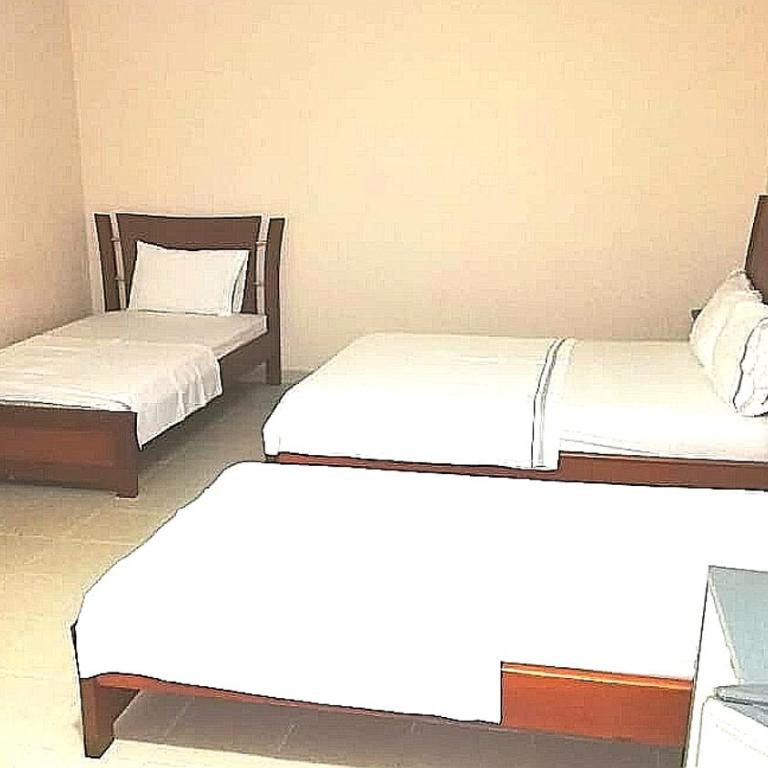 Hotel Saloma - Deluxe Family Room - 1