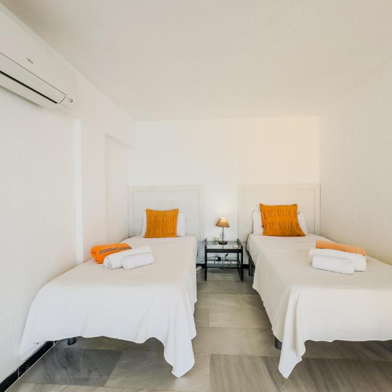 Skol 709 Duplex 1 Bedroom in Skol Marbella with Gibraltar and Sea Views - One-Bedroom Apartment - 5