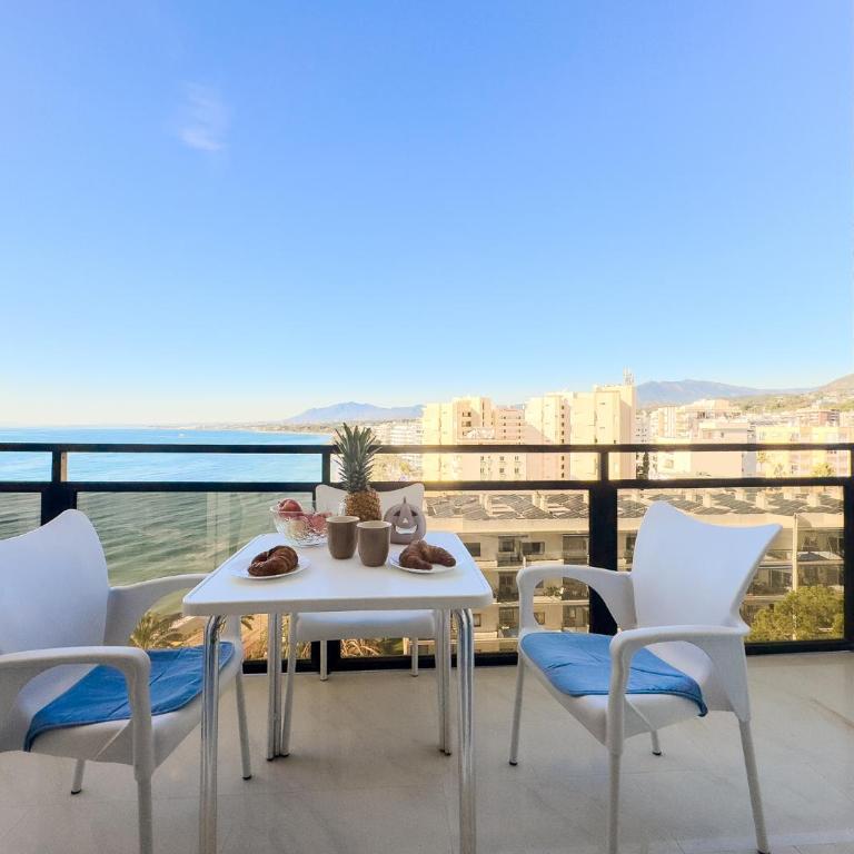 Skol 709 Duplex 1 Bedroom in Skol Marbella with Gibraltar and Sea Views - One-Bedroom Apartment - 2