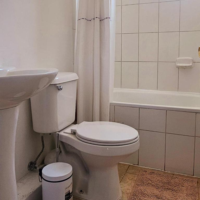 Alojamiento completo moderno - Two-Bedroom House - 9