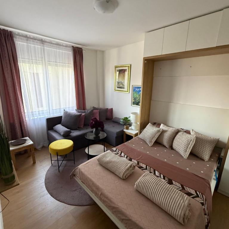 Moderan Studio na Trgu Republike - Centar - Room #1005994702 - 4