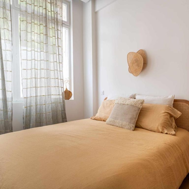A modern renovated apartment near Metro Line 2 - Apartamento - 5