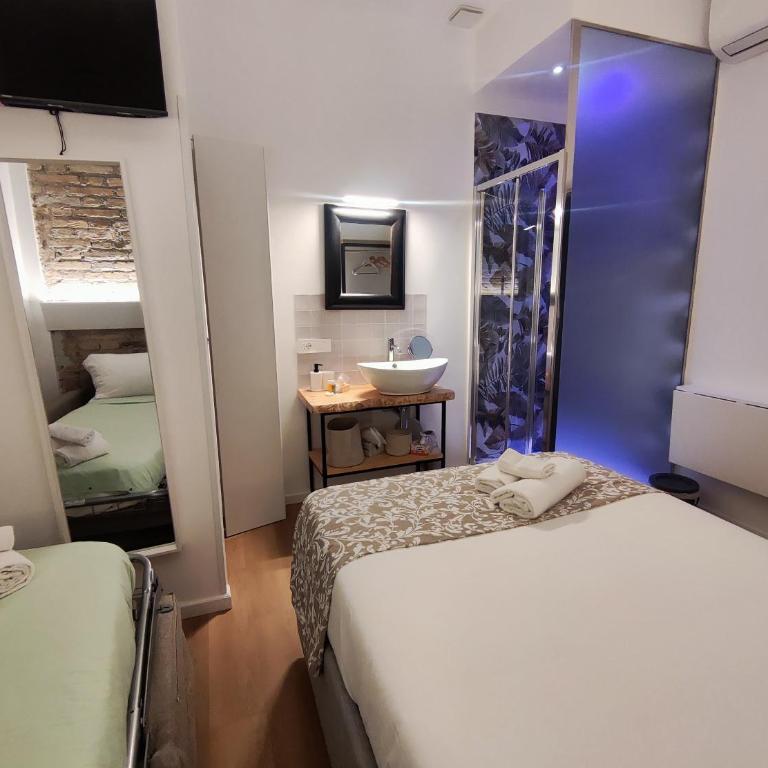 Castle Suite Borgo - Camera Doppia con Letti Singoli con Bagno Privato - 10