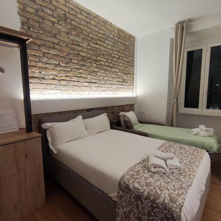 Castle Suite Borgo - Camera Doppia con Letti Singoli con Bagno Privato - 9