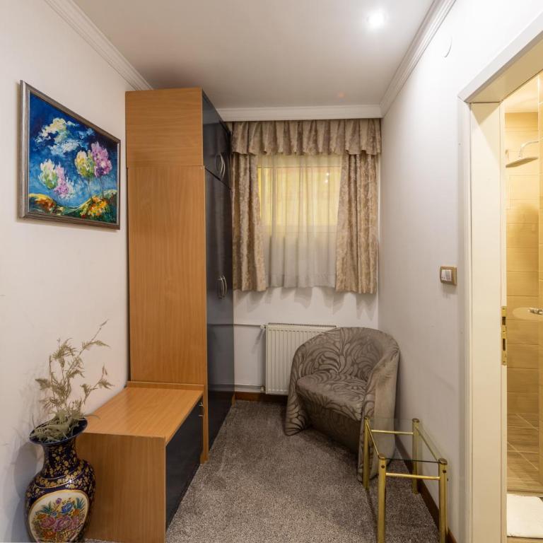Garni Hotel President de Luxe - Small Double or Twin Room - 5