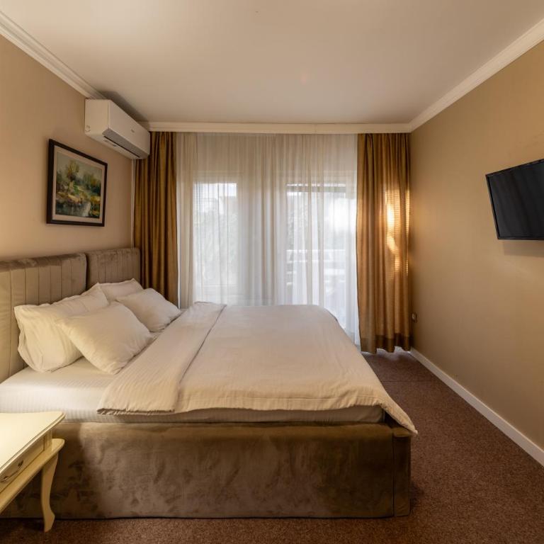 Garni Hotel President de Luxe - Small Double or Twin Room - 1