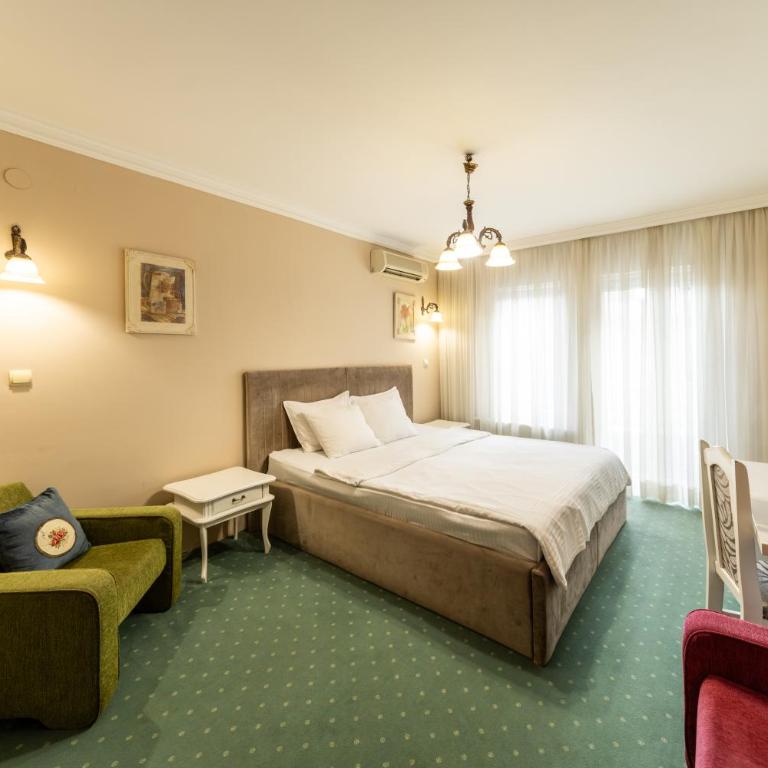 Garni Hotel President de Luxe - Small Double or Twin Room - 8